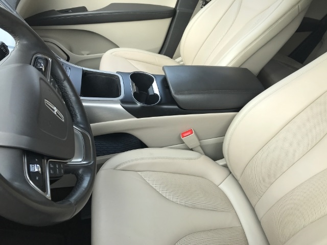 2020 Lincoln Nautilus Standard photo 4