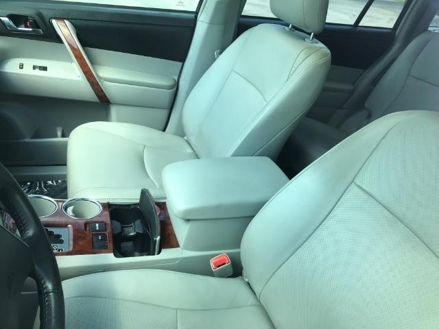 Toyota Highlander  2013