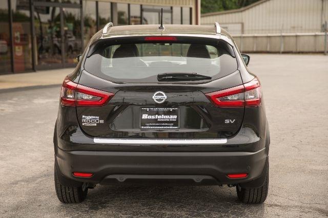Nissan Rogue Sport  2022