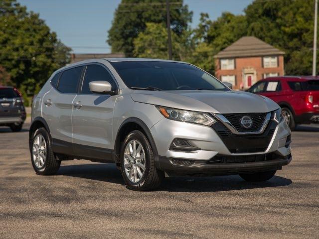 Nissan Rogue Sport  2021