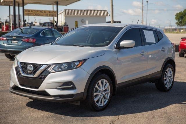 Nissan Rogue Sport  2021