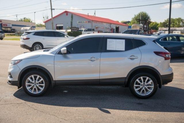 Nissan Rogue Sport  2021