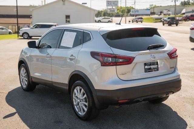 Nissan Rogue Sport  2021