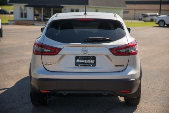 Nissan Rogue Sport  2021