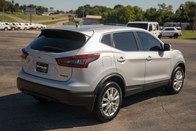 Nissan Rogue Sport  2021
