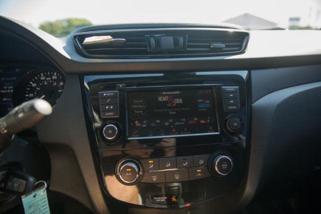 Nissan Rogue Sport  2021