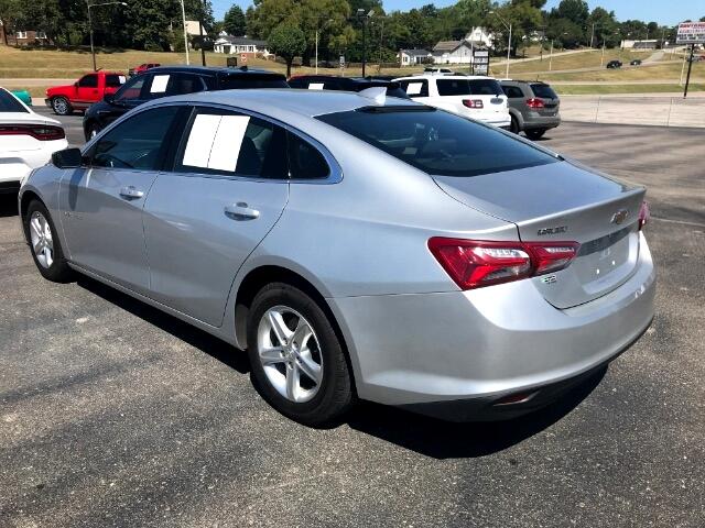 2022 Chevrolet Malibu 1LT photo 2