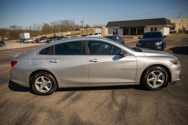 Chevrolet Malibu  2016