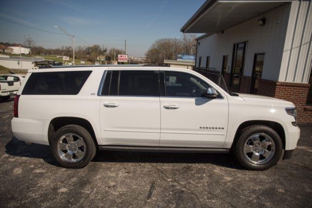 Chevrolet Suburban  2016