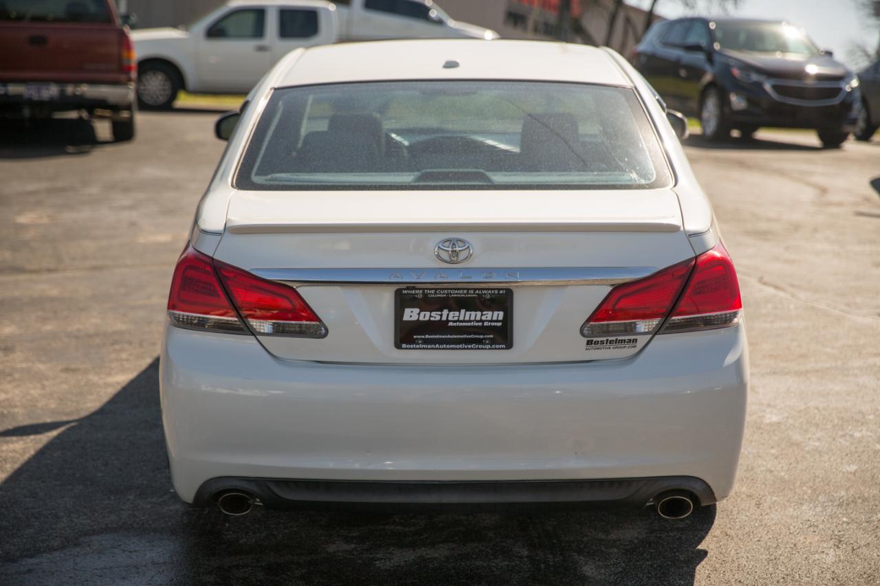 Toyota Avalon Limited 2011