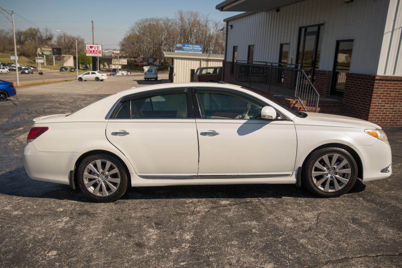 Toyota Avalon Limited 2011