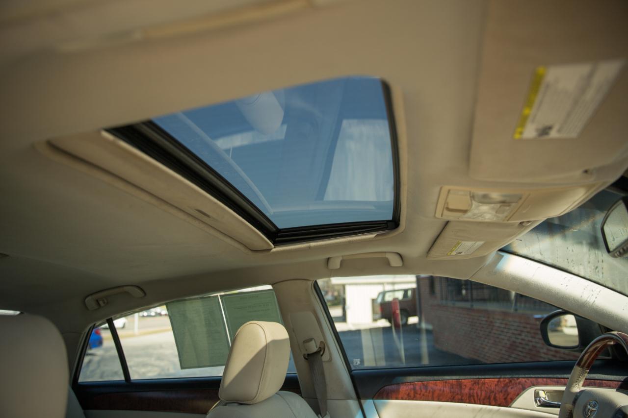 Toyota Avalon Limited 2011