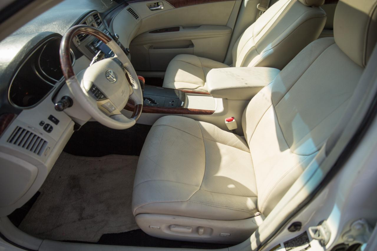 Toyota Avalon Limited 2011