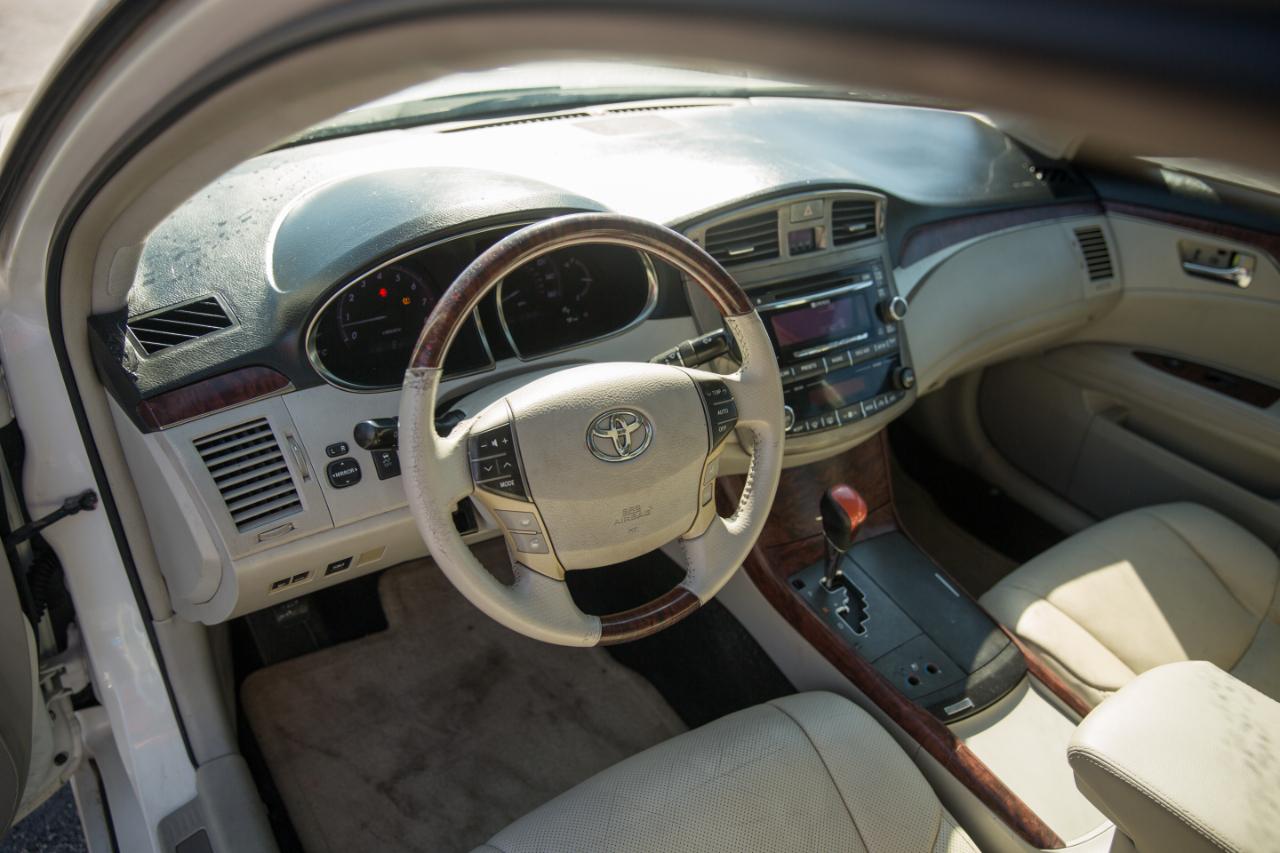 Toyota Avalon Limited 2011