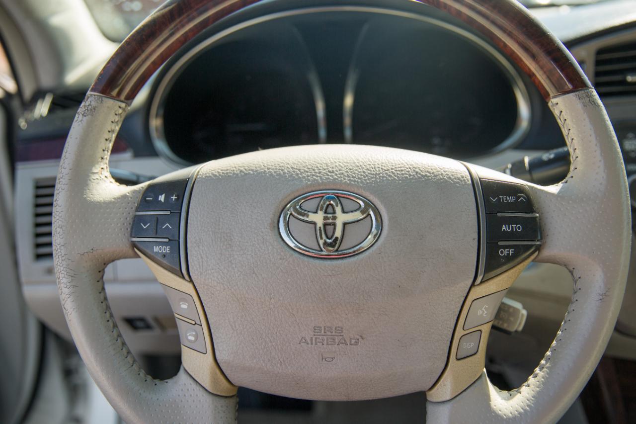 Toyota Avalon Limited 2011