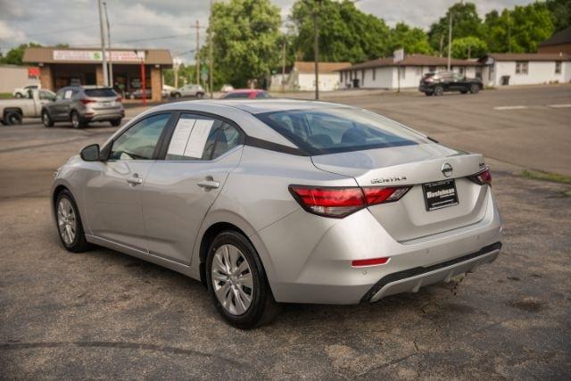 Nissan Sentra  2022