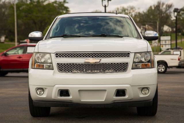 2011 Chevrolet Tahoe LTZ photo 3