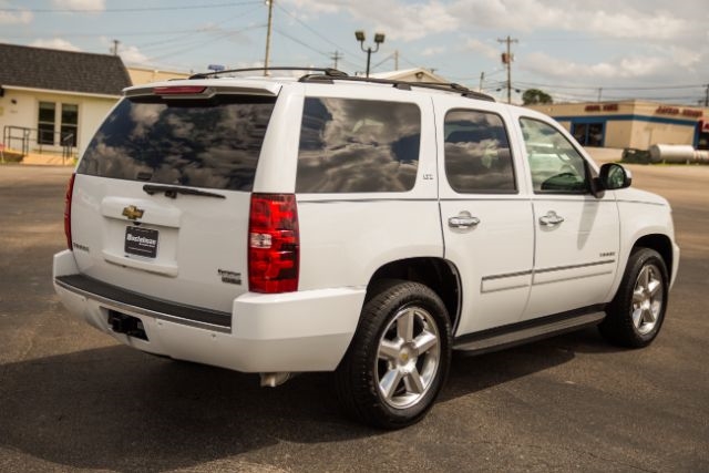 2011 Chevrolet Tahoe LTZ photo 8