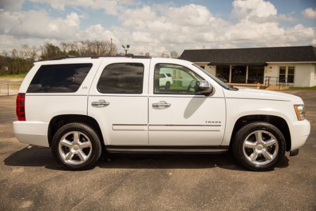 2011 Chevrolet Tahoe LTZ photo 9