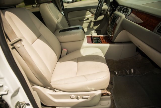 2011 Chevrolet Tahoe LTZ photo 11