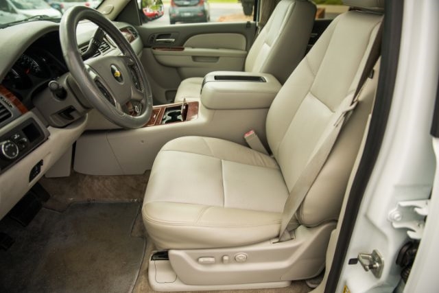 2011 Chevrolet Tahoe LTZ photo 20
