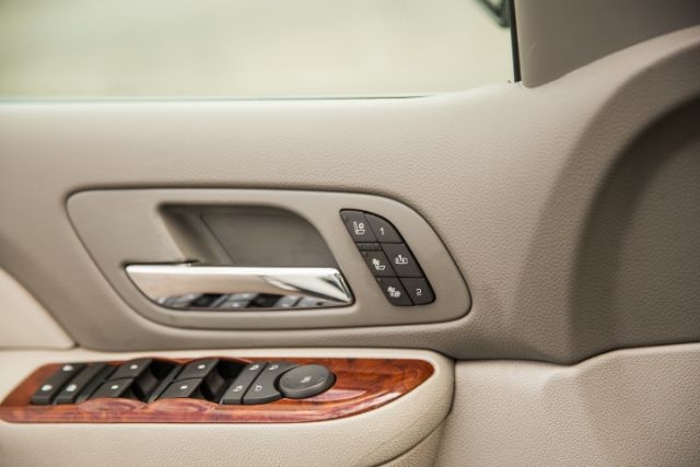 2011 Chevrolet Tahoe LTZ photo 23
