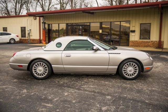 Ford Thunderbird  2004