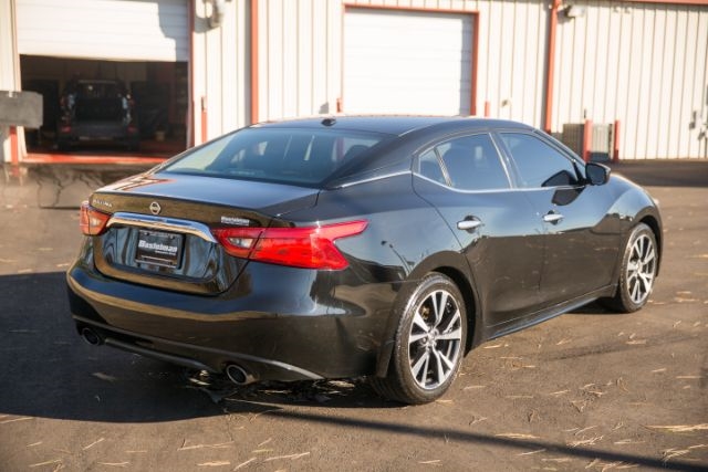 Nissan Maxima  2017