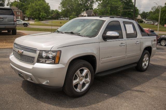 Chevrolet Avalanche  2011