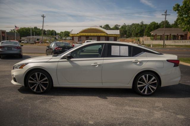 Nissan Altima  2021