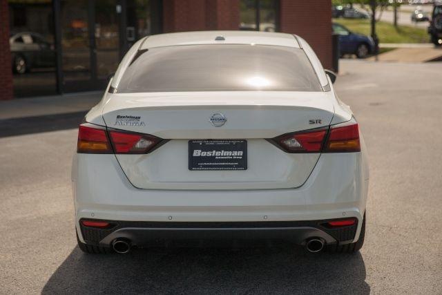 Nissan Altima  2021