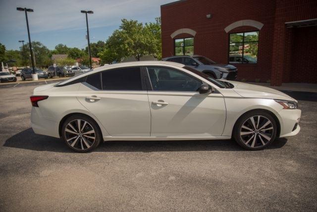 Nissan Altima  2021