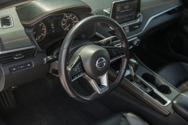 Nissan Altima  2021