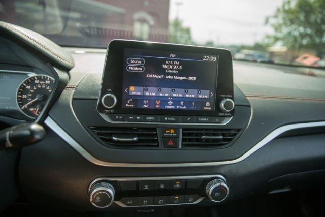 Nissan Altima  2021