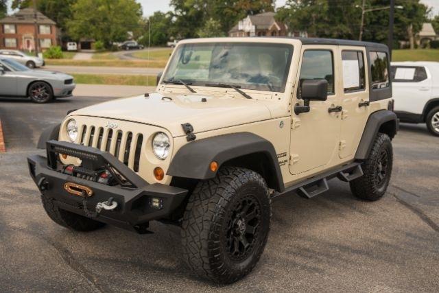 Jeep Wrangler  2011