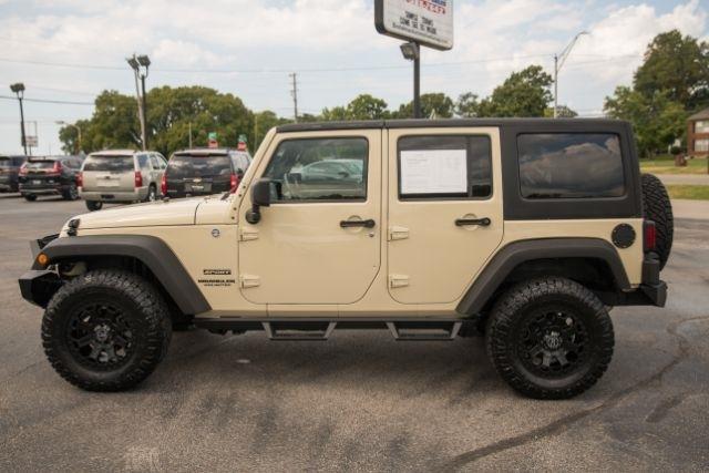 Jeep Wrangler  2011