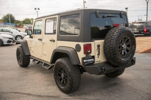Jeep Wrangler  2011