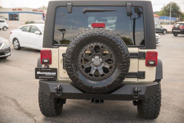 Jeep Wrangler  2011