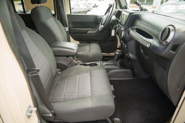 Jeep Wrangler  2011