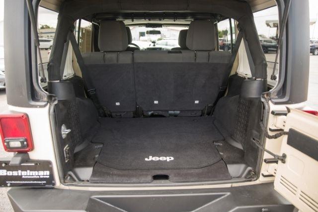 Jeep Wrangler  2011