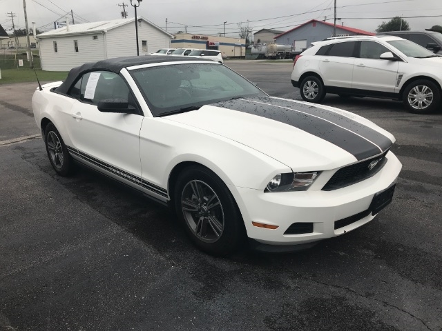 2012 Ford Mustang V6 Premium photo 2
