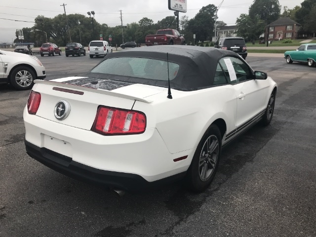 2012 Ford Mustang V6 Premium photo 3