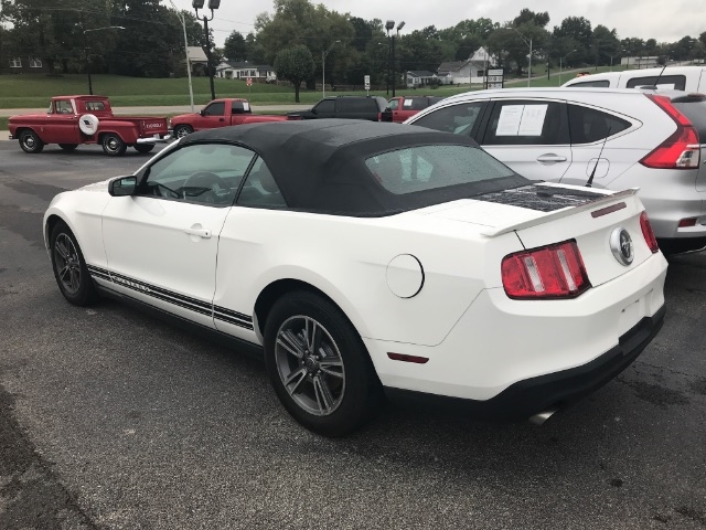 2012 Ford Mustang V6 Premium photo 4