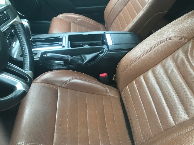 2012 Ford Mustang V6 Premium photo 5