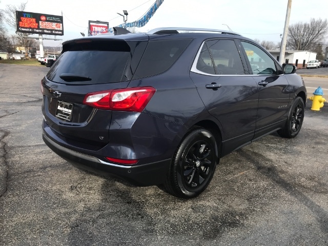 2018 Chevrolet Equinox LT photo 2