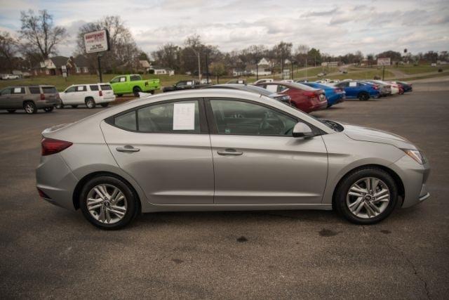 Hyundai Elantra  2020