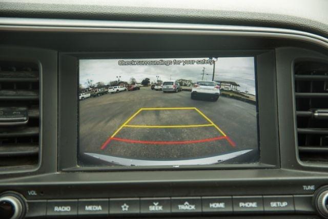 Hyundai Elantra  2020