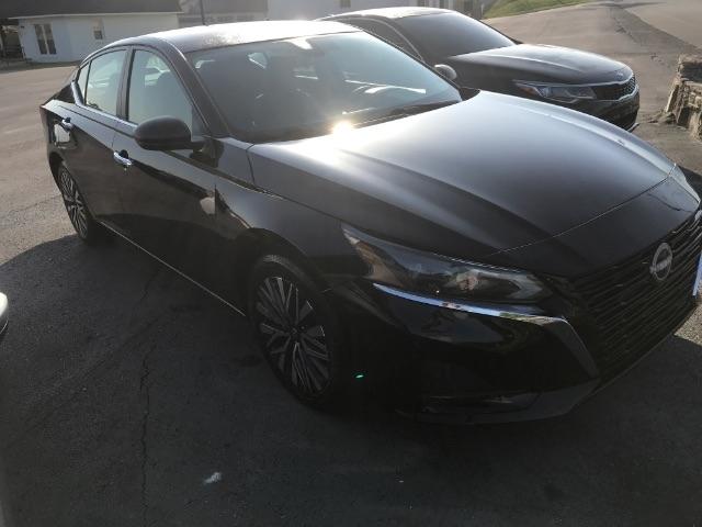 Nissan Altima  2024