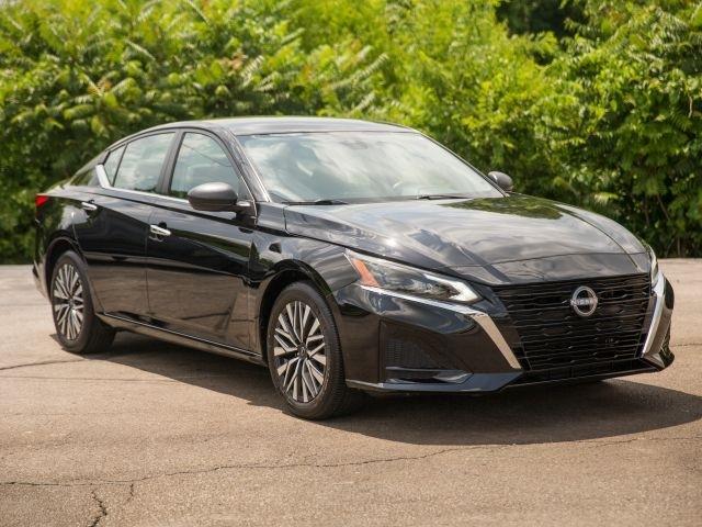 Nissan Altima  2024