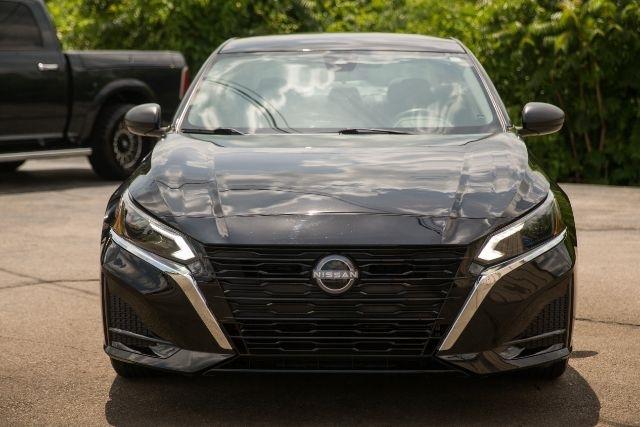 Nissan Altima  2024